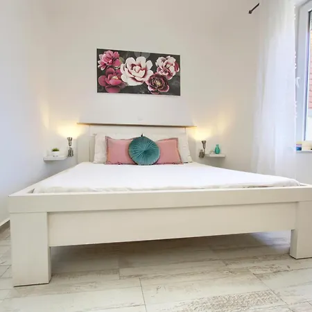 Appartement Karla - Private Roof Terrace & Sea View *