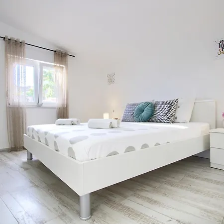 Karla - Private Roof Terrace & Sea View Appartement