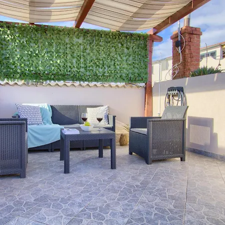 Karla - Private Roof Terrace & Sea View Appartement *