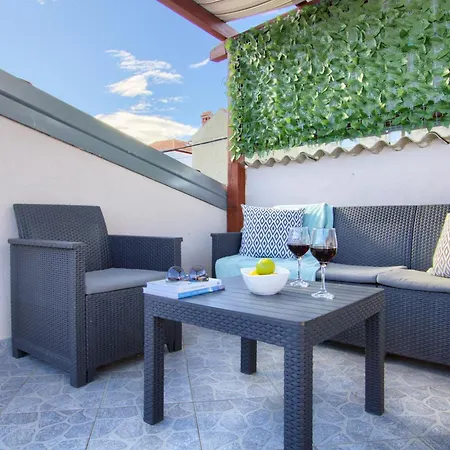 Karla - Private Roof Terrace & Sea View * Kali