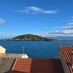 Apartman Karla - Private Roof Terrace & Sea View