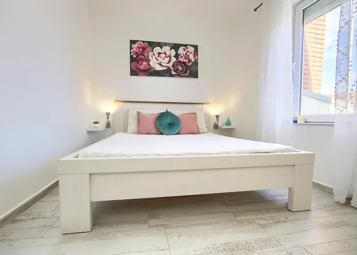 Apartmán Karla - Private Roof Terrace & Sea View *