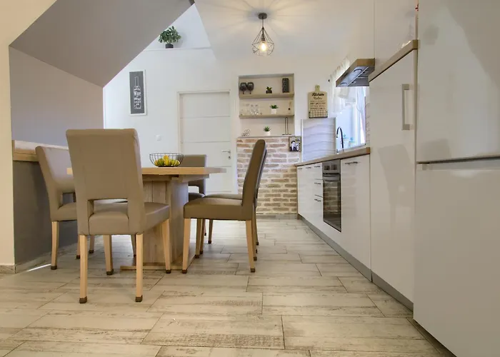 Karla - Private Roof Terrace & Sea View Kali