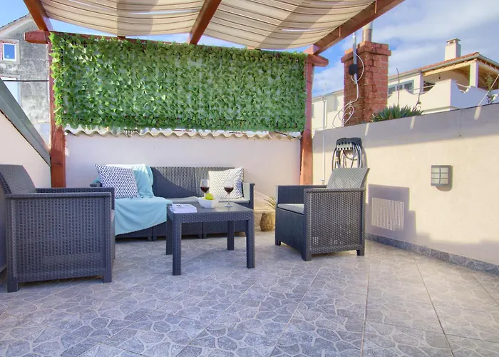 Karla - Private Roof Terrace & Sea View Apartmán *