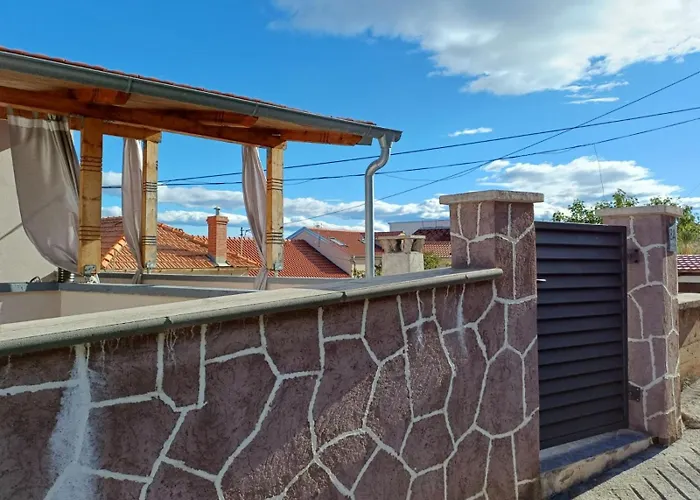 Karla - Private Roof Terrace & Sea View *